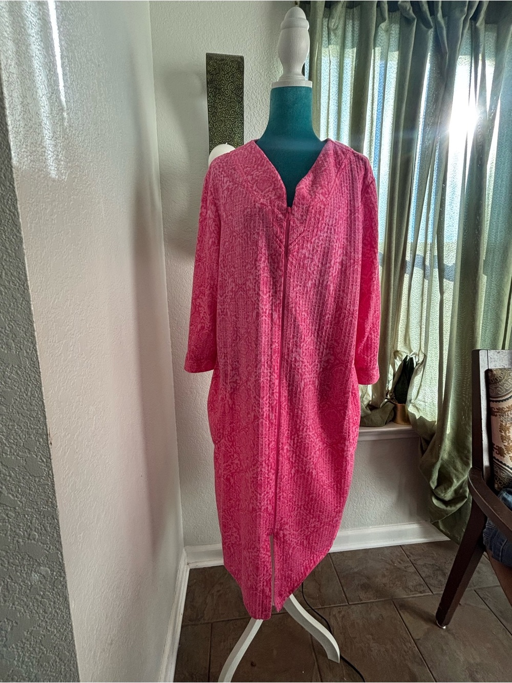 White Stag Pink Plush Long Zip Robe